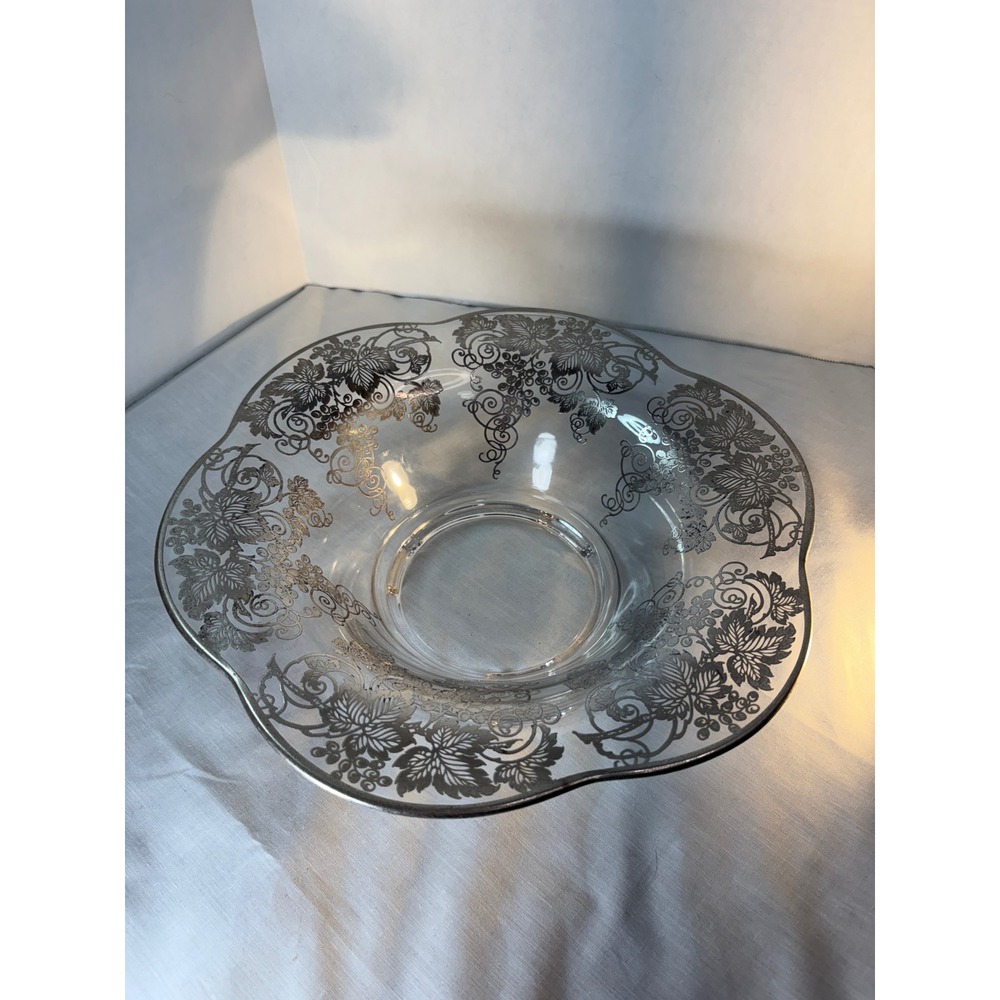 Vintage Glass Bowl Silver‎ Grape Leaf Pattern Scalloped Edge Serving Dish